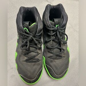 Nike Kyrie 4 Halloween shoes size 7 youth